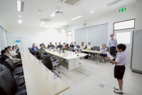 รต้อนรับ ศาสตราจารย์ ดร.มาริ ทานากะ พร้อมด้วยนักศึกษาและทีมวิจัย จาก มหาวิทยาลัยกุนมะ ประเทศญี่ปุ่น ในโอกาสเข้าเยี่ยมชมโรงเรียนฯ