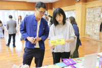 รต้อนรับ ศาสตราจารย์ ดร.มาริ ทานากะ พร้อมด้วยนักศึกษาและทีมวิจัย จาก มหาวิทยาลัยกุนมะ ประเทศญี่ปุ่น ในโอกาสเข้าเยี่ยมชมโรงเรียนฯ