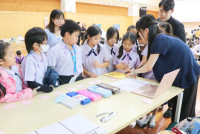 รต้อนรับ ศาสตราจารย์ ดร.มาริ ทานากะ พร้อมด้วยนักศึกษาและทีมวิจัย จาก มหาวิทยาลัยกุนมะ ประเทศญี่ปุ่น ในโอกาสเข้าเยี่ยมชมโรงเรียนฯ