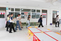 รต้อนรับ ศาสตราจารย์ ดร.มาริ ทานากะ พร้อมด้วยนักศึกษาและทีมวิจัย จาก มหาวิทยาลัยกุนมะ ประเทศญี่ปุ่น ในโอกาสเข้าเยี่ยมชมโรงเรียนฯ