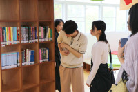 รต้อนรับ ศาสตราจารย์ ดร.มาริ ทานากะ พร้อมด้วยนักศึกษาและทีมวิจัย จาก มหาวิทยาลัยกุนมะ ประเทศญี่ปุ่น ในโอกาสเข้าเยี่ยมชมโรงเรียนฯ