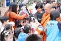 ทำบุญตักบาตร เนื่องใน 