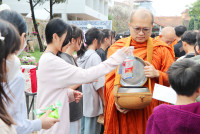 ทำบุญตักบาตร เนื่องใน 