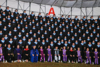 ผู้บริหาร คณาจารย์ ดุษฎีบัณฑิต มหาบัณฑิต และบัณฑิตคณะศึกษาศาสตร์ มช. ถ่ายภาพหมู่ร่วมกัน ในโอกาสพิธีพระราชทานปริญญาบัตร ครั้งที่ 60