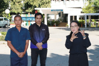 คณะศึกษาศาสตร์ มช.รับมอบแท่นรางวัลชนะเลิศ การประกวดจัดสวนงานรับปริญญา รุ่นที่ 60 จากรองอธิการบดี มช.