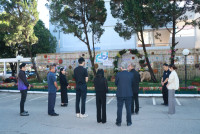 คณะศึกษาศาสตร์ มช.รับมอบแท่นรางวัลชนะเลิศ การประกวดจัดสวนงานรับปริญญา รุ่นที่ 60 จากรองอธิการบดี มช.