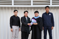 อาจารย์รับปริญญา 60