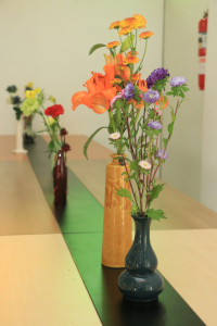 คณะศึกษาศาสตร์ มช. ชวนนักศึกษาฝึกใจให้อยู่กับปัจจุบัน ผ่านวิถีแห่งความงาม {Kohrinka} ศิลปะการจัดดอกไม้แบบญี่ปุ่น