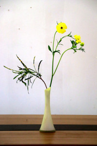 คณะศึกษาศาสตร์ มช. ชวนนักศึกษาฝึกใจให้อยู่กับปัจจุบัน ผ่านวิถีแห่งความงาม {Kohrinka} ศิลปะการจัดดอกไม้แบบญี่ปุ่น