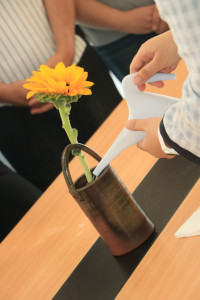 คณะศึกษาศาสตร์ มช. ชวนนักศึกษาฝึกใจให้อยู่กับปัจจุบัน ผ่านวิถีแห่งความงาม {Kohrinka} ศิลปะการจัดดอกไม้แบบญี่ปุ่น