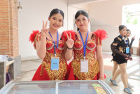 งานลูกทุ่ง 56 ม่านทองละอองราตรี