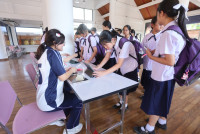 งานลูกทุ่ง 56 ม่านทองละอองราตรี