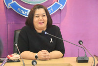 คณบดีศึกษาศาสตร์ มช. ร่วมยินดีและให้โอวาทนักศึกษาที่ได้รับรางวัลจาก กระดานดำสัมพันธ์ ครั้งที่ 20