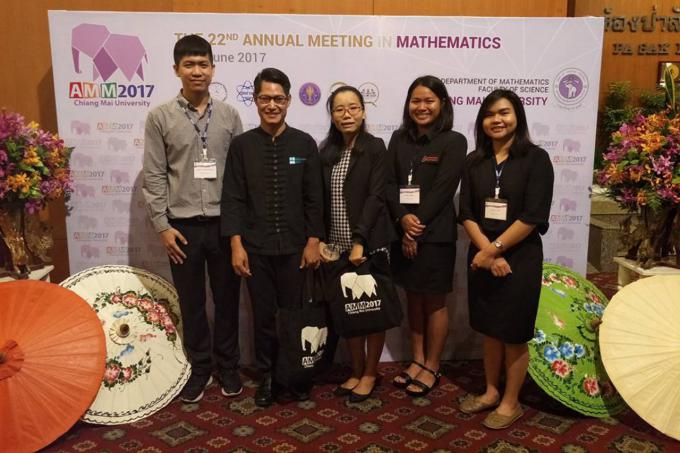 ผู้บริหารและอาจารย์คณะศึกษาศาสตร์ มช. เข้าร่วมและนำเสนอผลงานวิจัยในงานการประชุมวิชาการทางคณิตศาสตร์ ครั้งที่ 22 ( AMM2017)