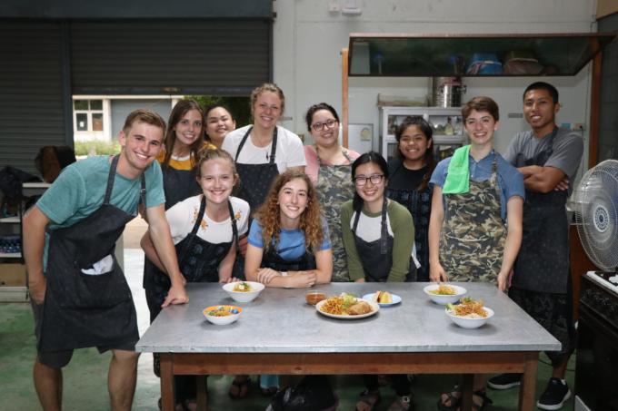 คณะศึกษาศาสตร์ มช. จัดสอนการทำอาหารไทยให้แก่นักศึกษาต่างชาติ โครงการ USAC (Summer Session I /2019)