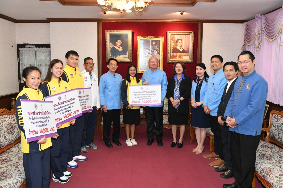 คณบดี ร่วมแสดงความยินดีกับนักศึกษามหาวิทยาลัยเชียงใหม่เข้าร่วมการแข่งขันกีฬาซีเกมส์ครั้งที่ 30