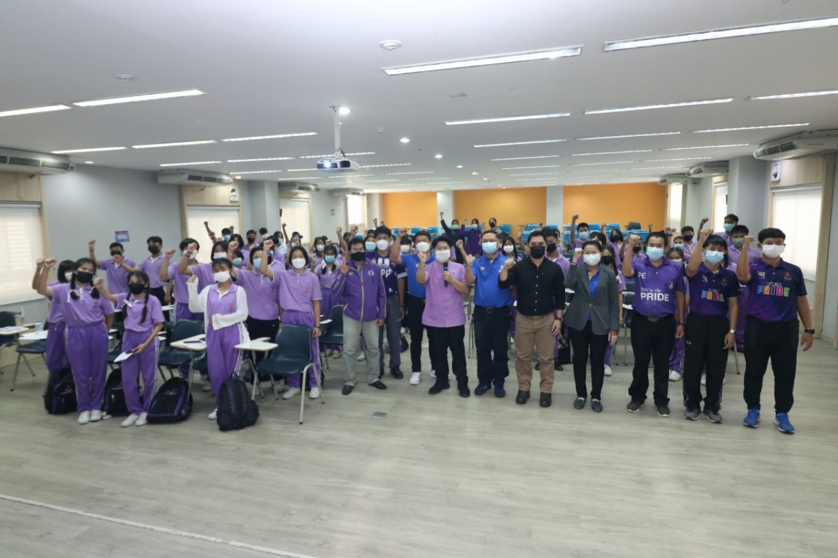 สาขาวิชาพลศึกษา ให้การต้อนรับคณะครูและนักเรียน จากโรงเรียนสารภีพิทยาคม เข้าเยี่ยมชมการเรียนการสอน