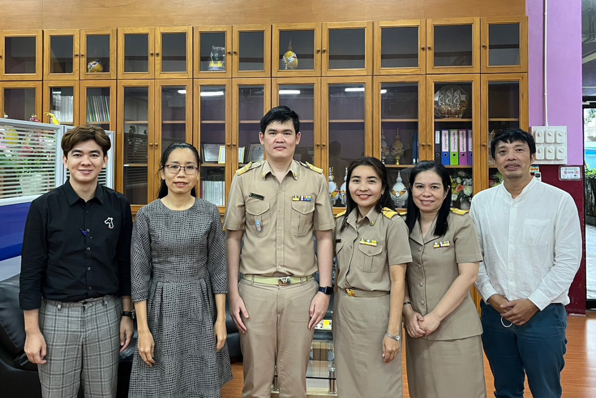 คณะศึกษาศาสตร์ มช. ลงพื้นที่เพื่อติดตามผลการพัฒนาสมรรถนะครูและผู้บริหารในการจัดการเรียนรู้แนวใหม่ที่สอดรับวิสัยทัศน์และพันธกิจของโรงเรียนในพื้นที่นวัตกรรมการศึกษา ณ โรงเรียนสันป่าตอง(สุวรรณราษฎร์วิทยาคาร)