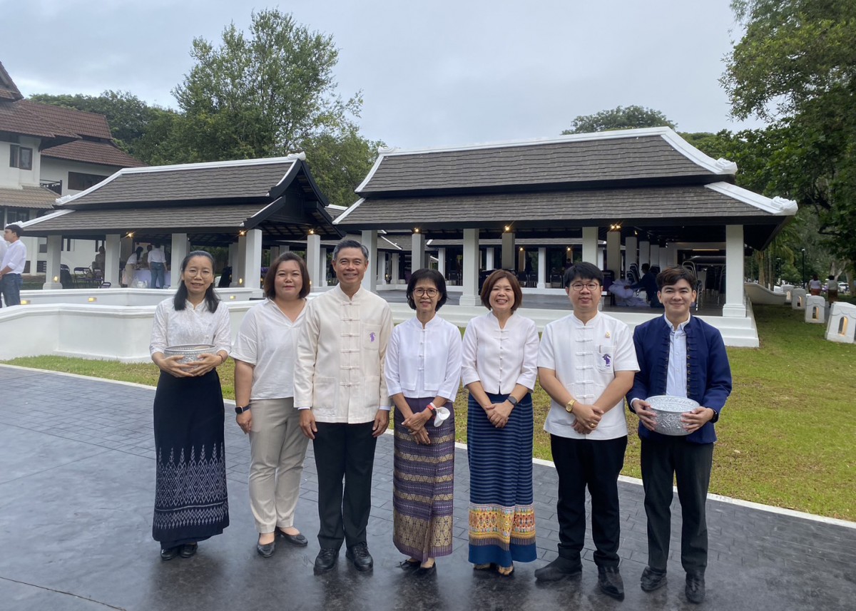 ผู้บริหารคณะศึกษาศาสตร์ มช. ร่วมทำบุญตักบาตรเทโวโรหณะ เนื่องในเทศกาลออกพรรษาประจำปี 2566