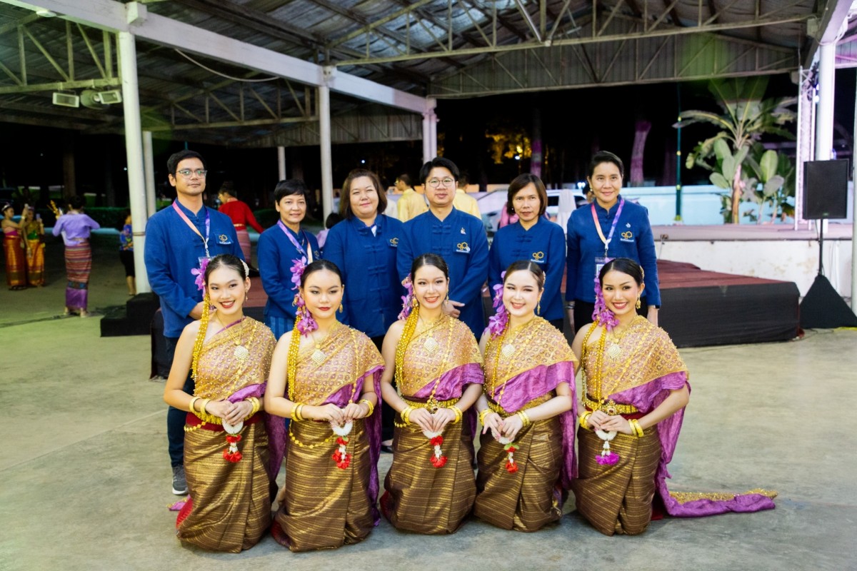 ผู้บริหารคณะศึกษาศาสตร์ ร่วมงานเลี้ยงรับรอง คณะกรรมการจัดการแข่งขัน อาจารย์ เจ้าหน้าที่ ผู้ฝึกสอน ผู้จัดการทีม จากโรงเรียนสาธิต ฯ 22 สถาบัน ในการแข่งขันกีฬาสาธิตสามัคคี ครั้งที่ 46 ฉัททันต์เกมส์