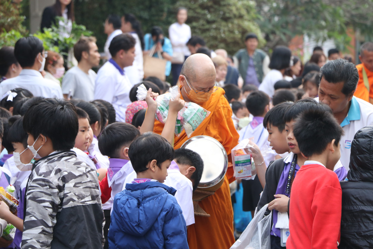 คณะศึกษาศาสตร์ มช. จัดพิธีทำบุญตักบาตรเนื่องในงานกิจกรรมรำลึกพระคุณครู ประจำปี 2567