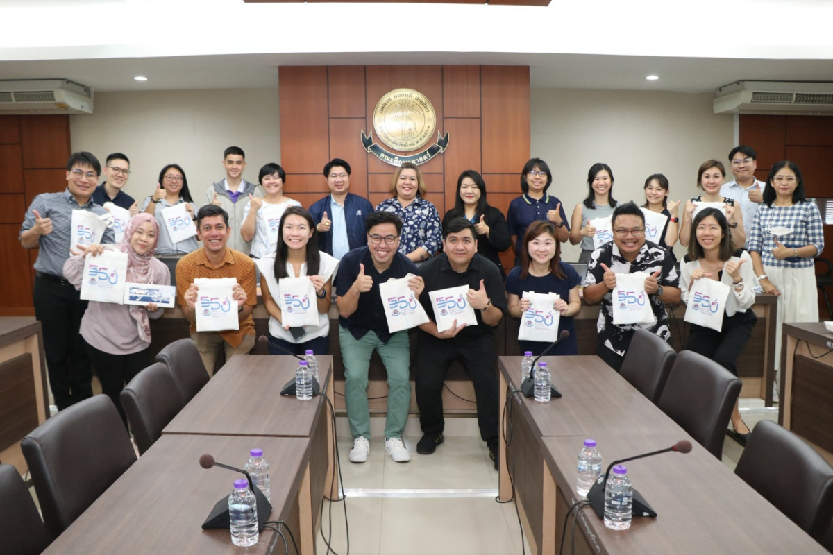 The executives of the Faculty of Education at Chiang Mai University welcomed a group of teachers from primary and secondary schools in Singapore for an exchange of knowledge.