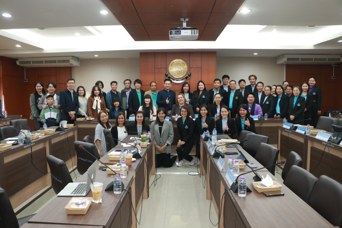 คณะศึกษาศาสตร์ มช. ให้การต้อนรับผู้บริหาร อาจารย์ และเจ้าหน้าที่ คณะศึกษาศาสตร์ มหาวิทยาลัยศิลปากร เข้าศึกษาดูงานด้านหลักสูตร