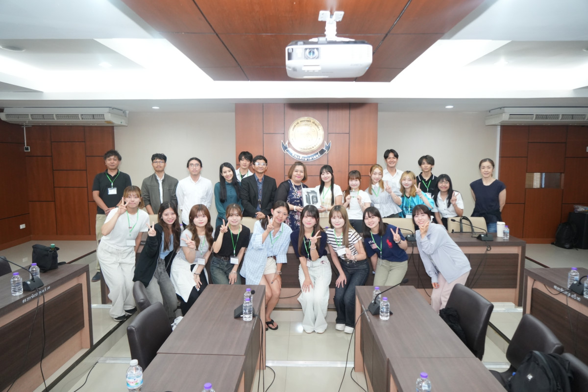 CMU Educational Social Sciences Students Exchange Knowledge with Japanese Counterparts
