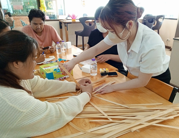 ประมวลภาพกิจกรรมโครงการจัดการเรียนการสอนภาษาไทยในฐานะภาษาต่างประเทศ ภาคเรียนที่ 2/2566 : กิจกรรมสานพัด