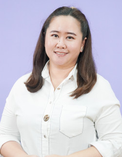 อาจารย์สุนิษา สุริณา