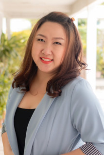 อาจารย์ ดร. นวพร ชลารักษ์